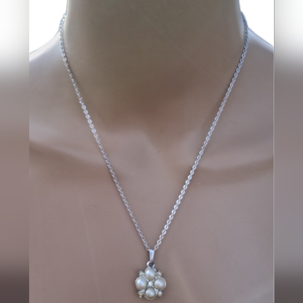Vintage Sarah Coventry Silver Tone, Pearl & Rhinestone Flower Pendant Necklace